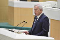 Алекперов попросил сенаторов разработать меры для поддержания уровня добычи нефти