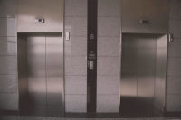 За аварийные лифты накажут крупными штрафами