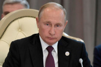 Путин подписал законы о борьбе с распространением фейков в Интернете
