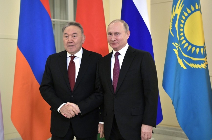 Назарбаев обсуждал с Путиным свое решение об отставке