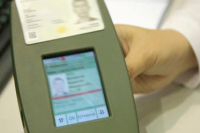 Комитет Совфеда поддержал закон о штрафах для военных за испорченные электронные карты