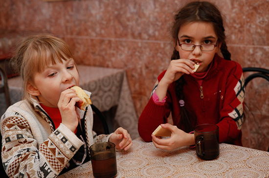 В Петербурге предложили пересмотреть правила конкурса по организации детского питания
