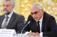 Шахназаров прокомментировал идею об объединении Александринского и Волковского театров