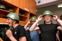 Иностранцам запретят повторно отслужить в армии России по контракту