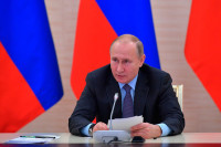 Путин запретил размещать хостелы в жилых домах