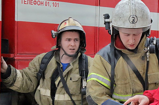 В Красноярске два человека погибли в результате обрушения крыши здания