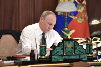 Владимир Путин подписал закон о повышении пенсий ветеранам войны