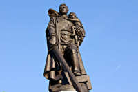 Советский воин-освободитель из берлинского мемориала является исторической личностью