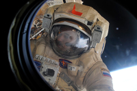Россияне выйдут в открытый космос на шесть с половиной часов  