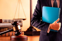 Малолетние преступники могут получить право на обязательного адвоката