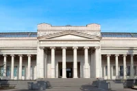 7. ГИММ имени А.С. Пушкина. В конце 1896 года в столичной печати были опубликованы условия Конкурса на составление проекта здания для Музея изящных искусств имени императора Александра III при Московском университете, который по просьбе университета проводила Петербургская Академия художеств. С этого момента началось осуществление давней мечты о создании в Москве художественно-образовательного общедоступного музея.
