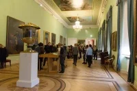 Общая площадь территории музея в настоящее время составляет более 30 га. Коллекция размещена в зданиях, являющихся выдающимися памятниками архитектуры XVIII–XIX вв.: Михайловском, Строгановском, Мраморном дворцах и Михайловском замке. В состав музейного комплекса также входят Михайловский сад, Летний сад с Летним дворцом Петра I и домик Петра I.