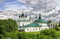 3. Владимиро-Суздальский историко-архитектурный и художественный музей-заповедник — ведущий федеральный музей, объединяющий группу уникальных архитектурных памятников русского жилого, оборонительного и церковного зодчества. Наиболее значимыми коллекциями являются собрания нумизматики, археологии, древнерусского искусства, живописи.