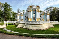На месте будущего Царского Села находилась небольшая усадьба «Saris hoff», или «Saaris moisio» (в переводе с финского — «мыза на возвышенном месте»), а по-русски — Сарская мыза, обозначенная на шведских картах XVII столетия. Сразу по окончании Северной войны мыза была подарена А. Д. Меншикову, назначенному генерал-губернатором освобожденного края, а 24 июня 1710 года по приказу Петра I «отписана» его будущей жене Екатерине Алексеевне (официальное бракосочетание Петра I с Екатериной состоялось в феврале 1712 года) и включена в разряд дворцовых земель.