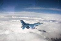 В США показали полёт перекрашенного под Су-57 истребителя
