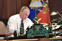 Путин наградил космонавта Леонова орденом «За заслуги перед Отечеством» I степени