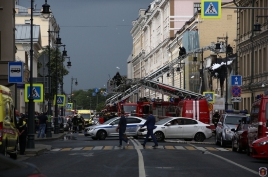 В центре Москвы загорелось историческое здание