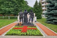 Памятник военным врачам открыли в Москве