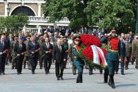 Володин принял участие в церемонии возложения венка к Могиле Неизвестного Солдата