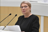 Васильева отметила заботу депутатов об организации горячего питания в школах