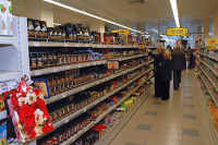 В Госдуме предложили обязать магазины бесплатно раздавать продукты с истекающим сроком годности 