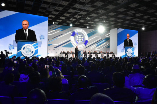 Путин: современный мир нуждается в широком сотрудничестве