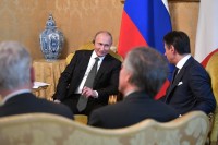 Путин призвал прекратить требовать от России выполнения минских соглашений