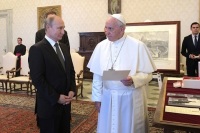 Песков раскрыл детали разговора Путина с папой римским