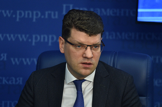 Кравченко призвал устранять законодательные ограничения в сфере новых технологий 