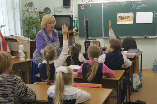 Для школьников России и Белоруссии предложили разработать совместные программы патриотического воспитания