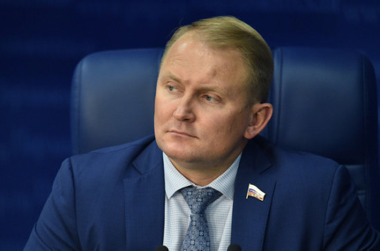 Депутат оценил идею США начать патрулирование Ормузского пролива