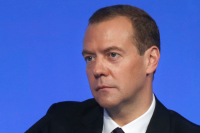 Медведев призвал избавить учителей от излишней отчетности перед органами