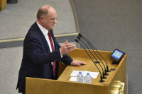 Зюганов пообещал поддержать предложение Володина о «Живой Конституции развития»