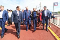 В ближайшие два три-года планируется построить крытый пешеходный переход от ж/д станции до здания аэропорта и оборудовать его траволатором. Фото: saratov.gov.ru