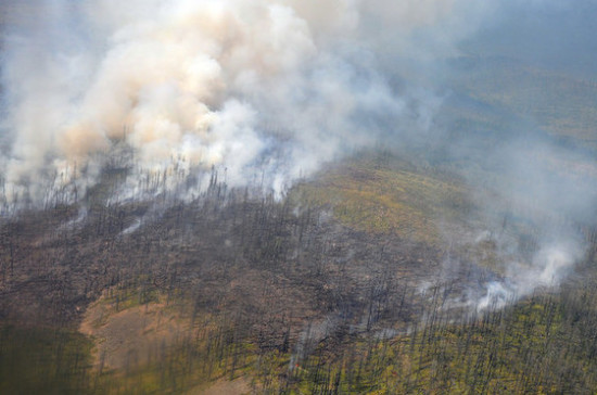 У населённых пунктов в Сибири и на Дальнем Востоке действует восемь очагов пожаров 