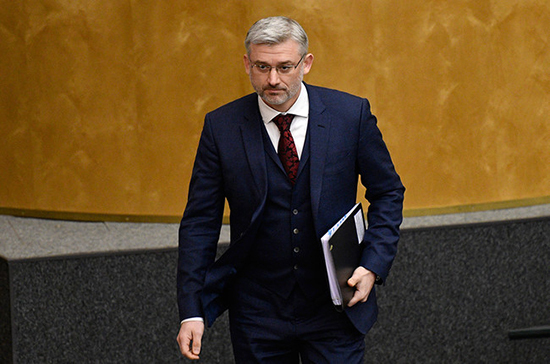 Дитрих рассказал о дополнительных мерах по снижению цен на авиабилеты