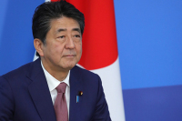 Абэ заявил о прогрессе в поэтапном смягчении визового режима с Россией