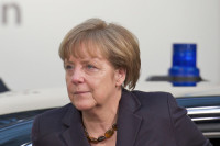 Меркель приветствовала обмен между Россией и Украиной