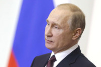 Путин увеличил число стипендий для работников предприятий ОПК