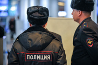 Полицейский открыл огонь по коллегам возле метро в Москве