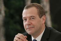 Медведев поздравил Басилашвили с юбилеем