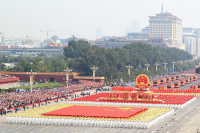 Ракеты и голуби на площади Тяньаньмэнь