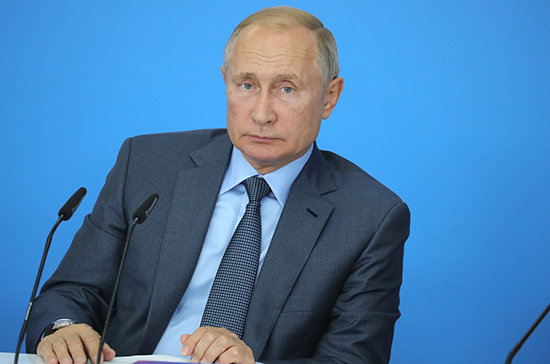 Путин предложил проработать налоговые льготы для организаций в сфере спорта