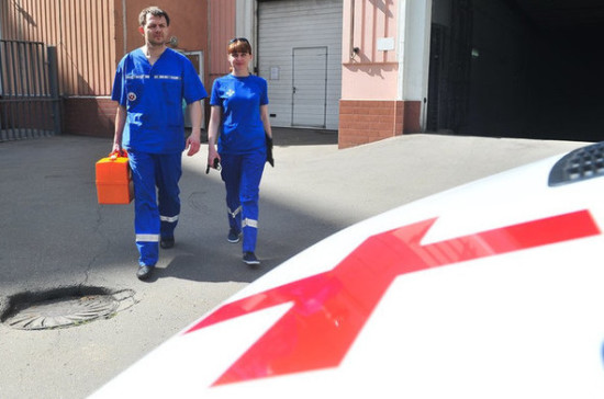 Врачей скорой предложили освободить от обязанности брать согласие на медицинское вмешательство