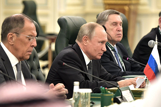 Путин не обсуждал в Эр-Рияде создание структуры безопасности в Персидском заливе, заявили в Кремле