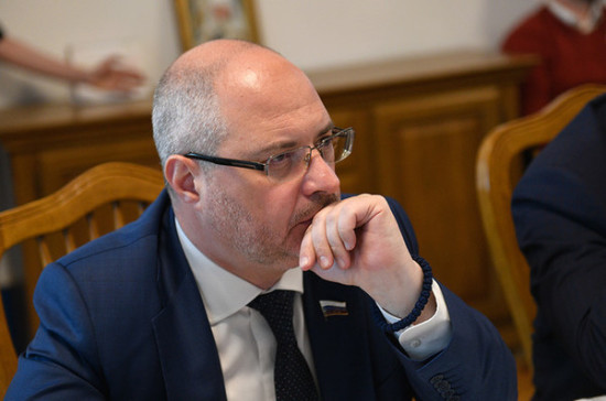 Гаврилов: традиционные ценности необходимо закрепить в законодательстве РФ