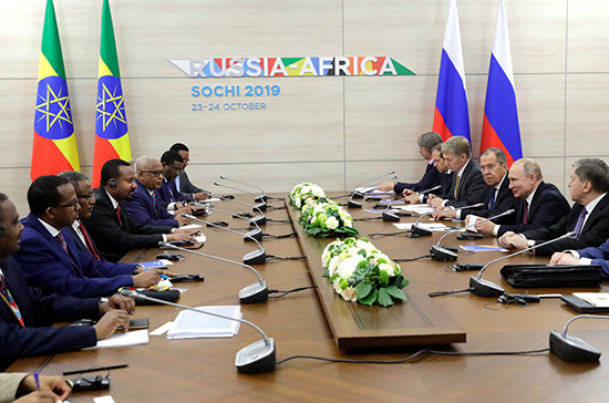 Путин призвал наращивать уровень экономических отношений РФ и Эфиопии