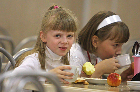 Горячая еда в школах станет обязательной