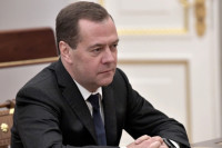 Медведев намерен обсудить вопросы повышения гонораров адвокатов по назначению
