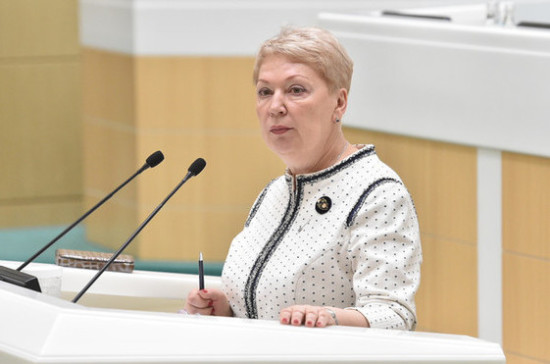 Васильева заявила о необходимости переподготовки учителей каждые три года 